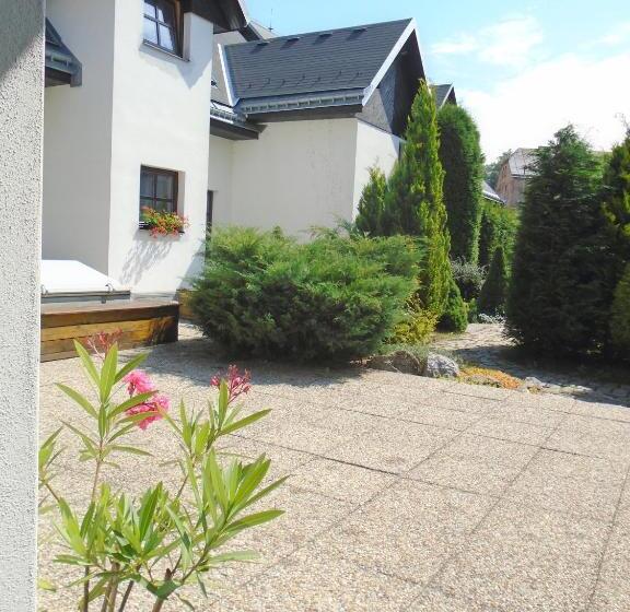 带1个卧室的带阳台的公寓, Wellness Penzion Lázně Jablonec