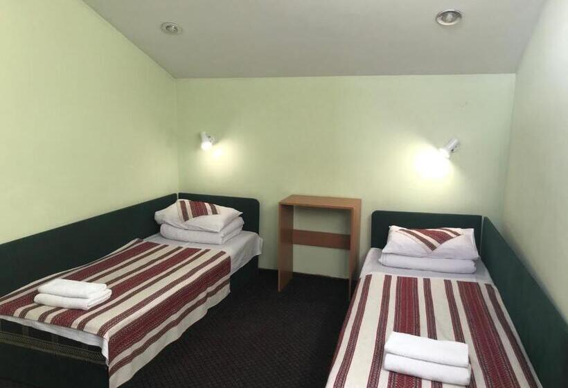 اتاق استاندارد, 18