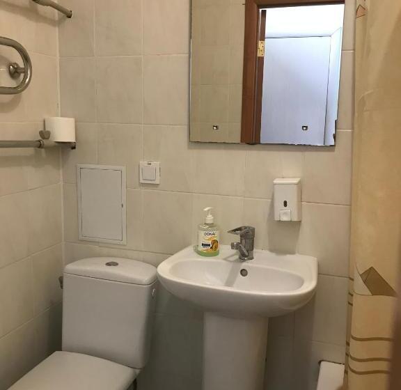 اتاق استاندارد سه نفره, 18