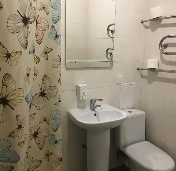 Economy Triple Room, 18