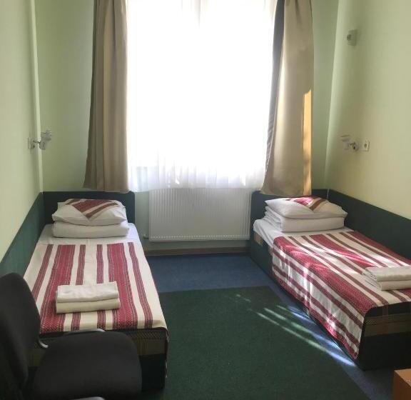 Economy Triple Room, 18