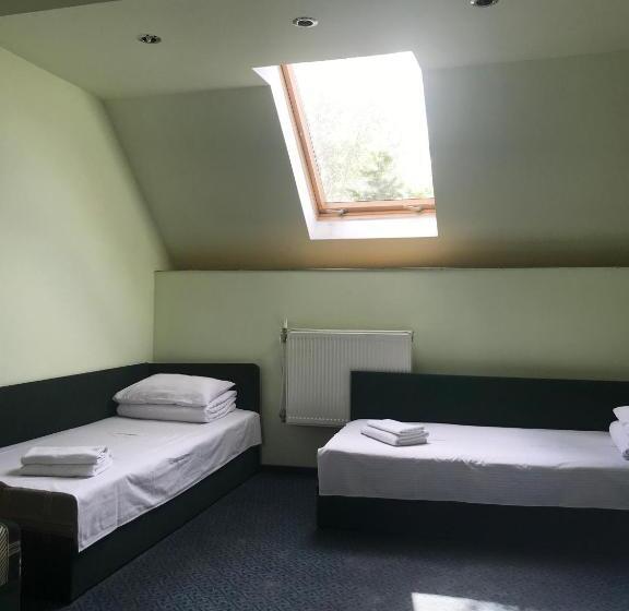 Economy Quadruple Room, 18