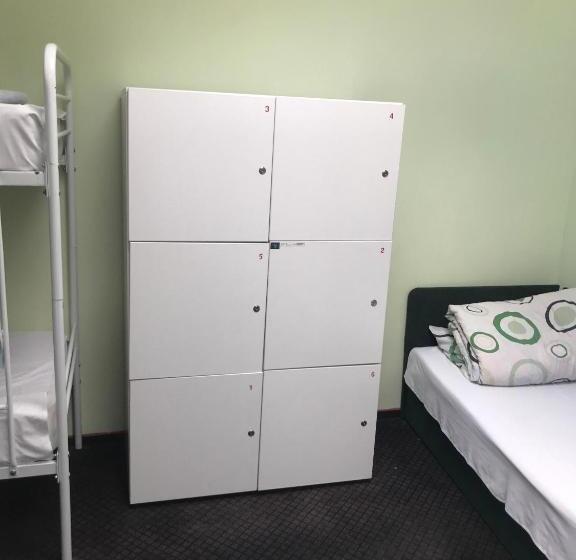 Economy Quadruple Room, 18