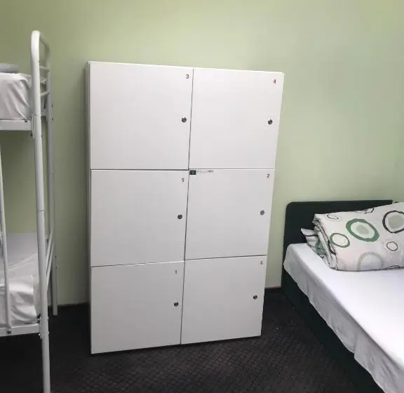 Economy Quadruple Room, 18