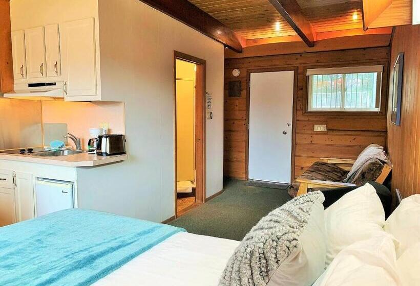 Студия Стандарт, Breakers Boutique Inn