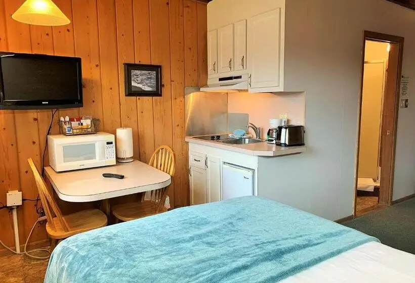 Standard-studio, Breakers Boutique Inn