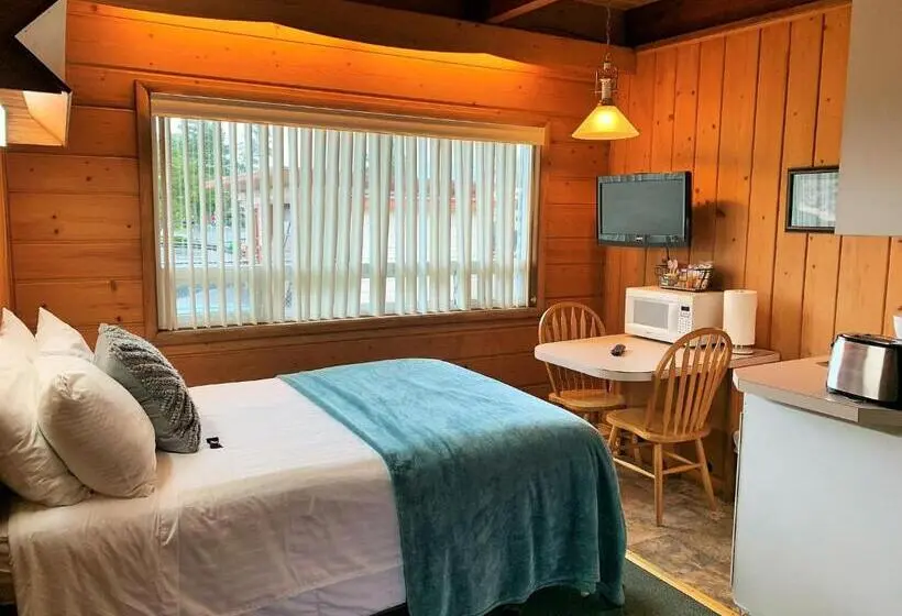 Standard-studio, Breakers Boutique Inn
