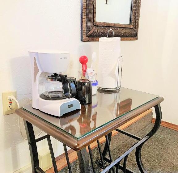 스탠다드 룸 퀸사이즈 침대, Breakers Boutique Inn