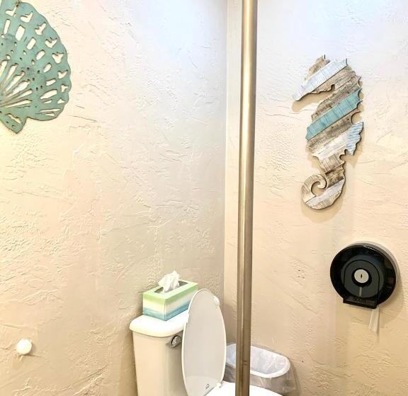 패밀리 룸, Breakers Boutique Inn