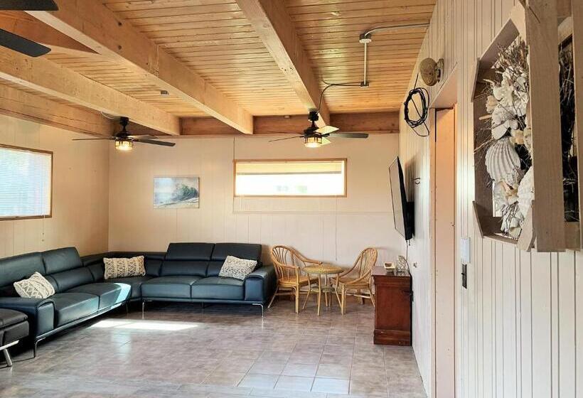 패밀리 룸, Breakers Boutique Inn