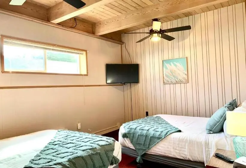 Perhehuone, Breakers Boutique Inn