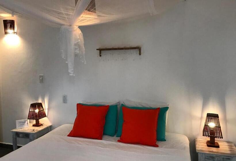 Номер Стандарт Вид на Море с Балконом, The Spot   Beachfront Sports Pousada