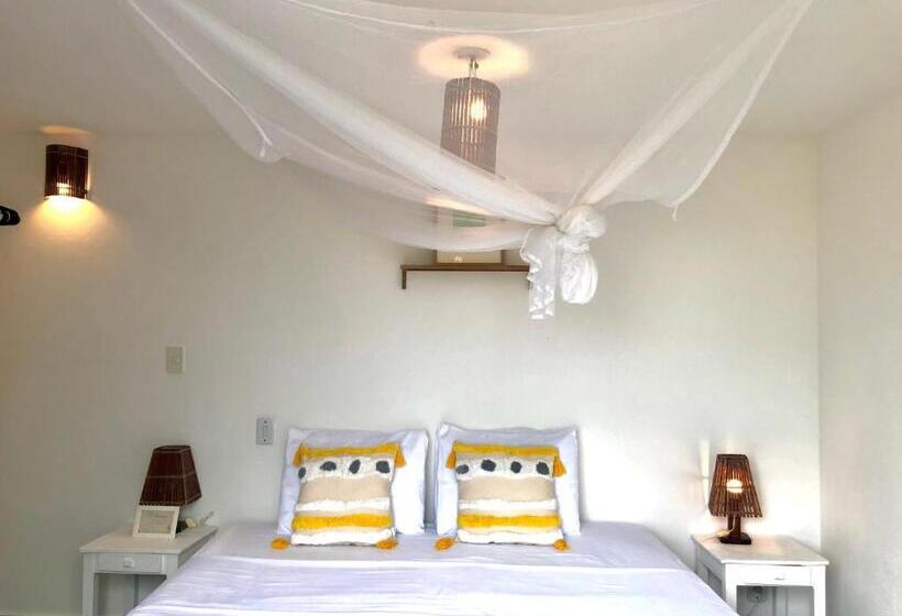 חדר סטנדרט נוף לים עם מרפסת, The Spot Beachfront Sports Pousada