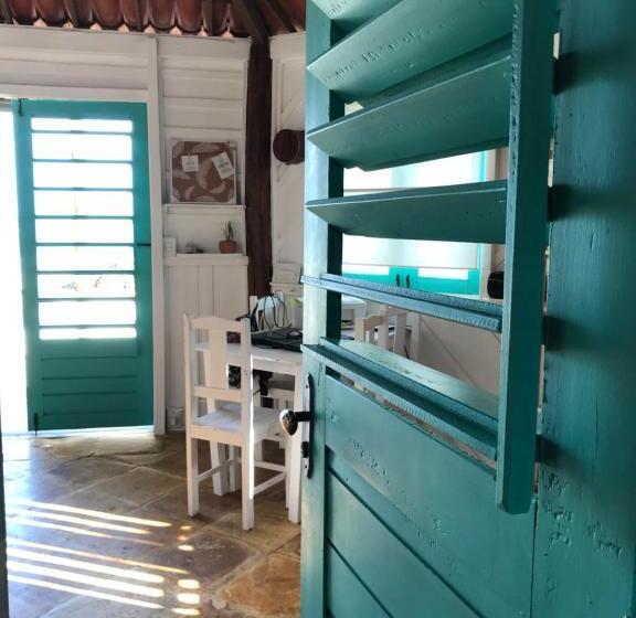 בונגלו משפחתי, The Spot Beachfront Sports Pousada