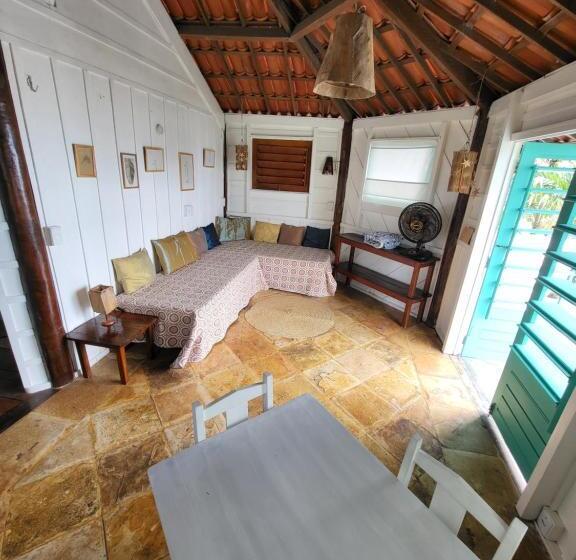 בונגלו משפחתי, The Spot Beachfront Sports Pousada