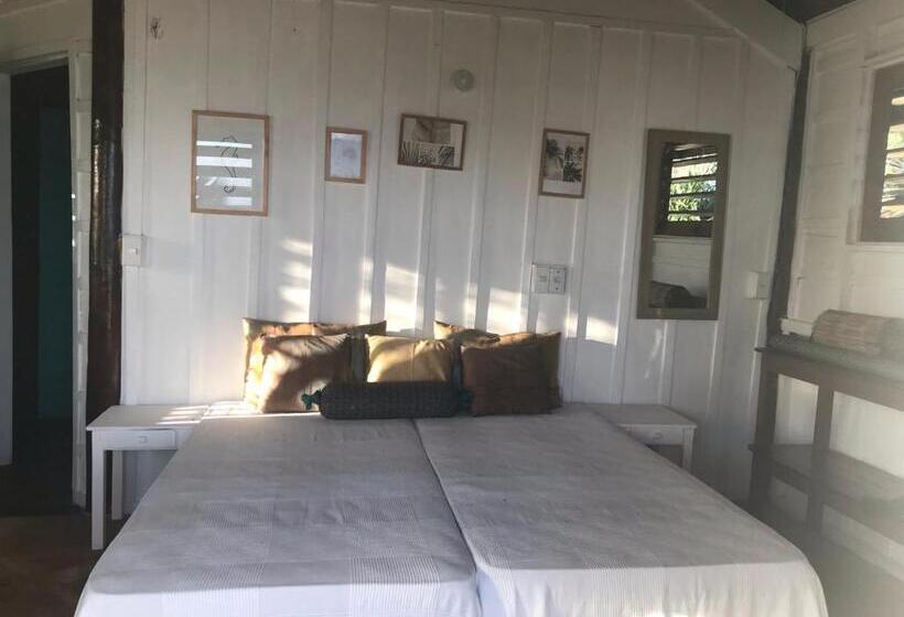 בונגלו משפחתי, The Spot Beachfront Sports Pousada