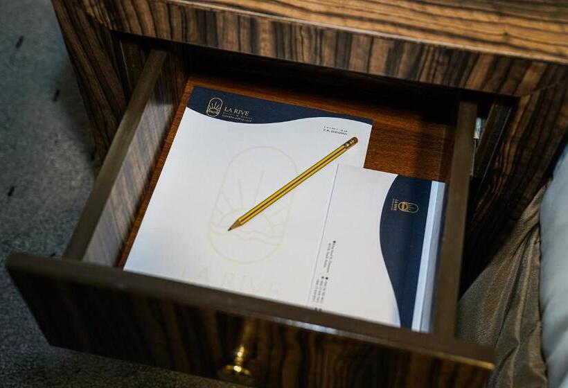 スーペリアースイート, La Rive Hotels & Suites