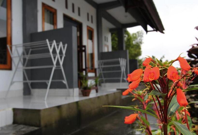 Pokój Standard Widok Góry, Adila Warung And Homestay