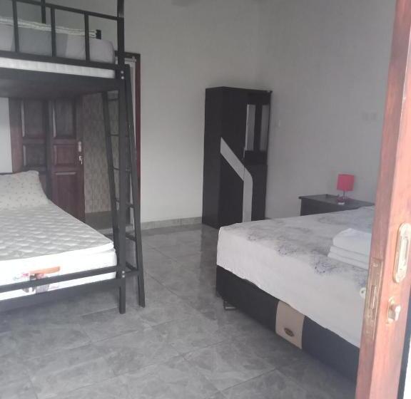 Pokój Rodzinny Widok Góry, Adila Warung And Homestay