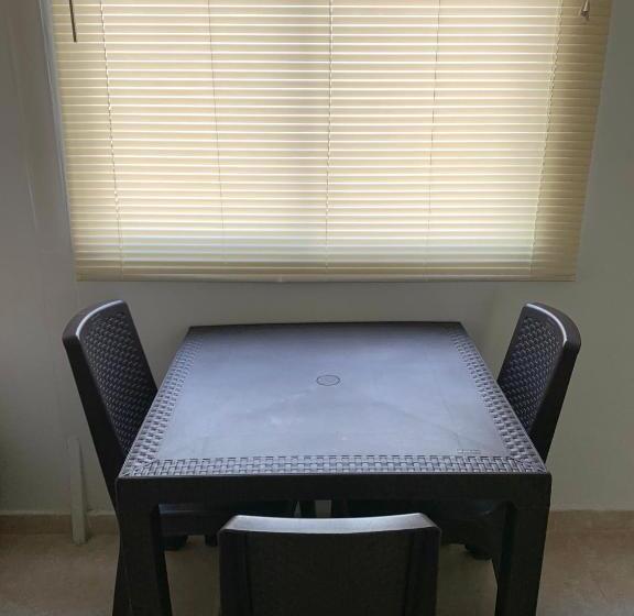 סטודיו משפחתי, Casa Santiago Mayor