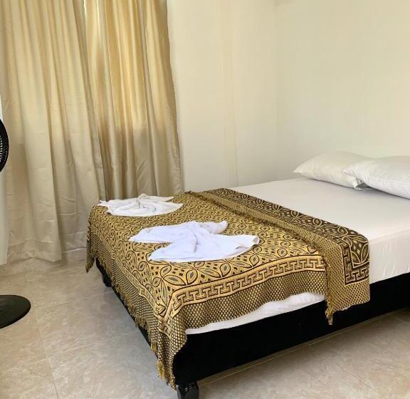 סטודיו משפחתי, Casa Santiago Mayor