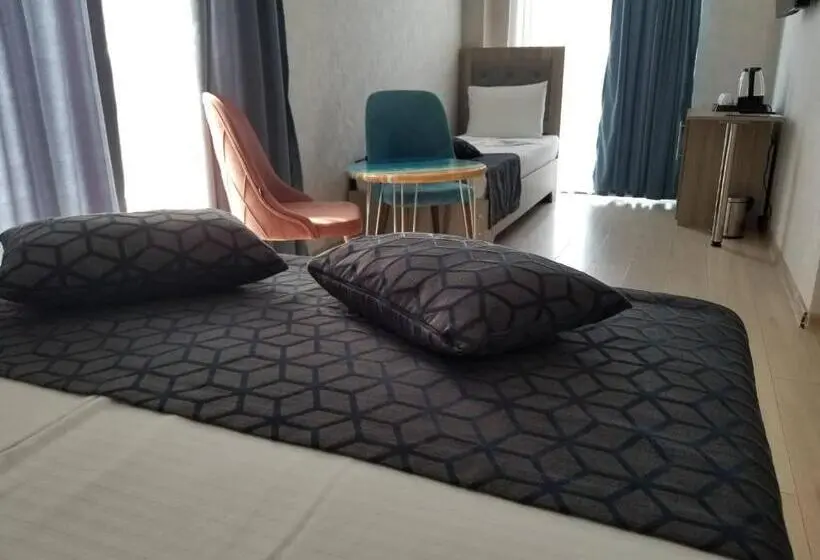 اتاق استاندارد سه تخته با بالکن, Vita Gardenia Hotel Tskaltubo
