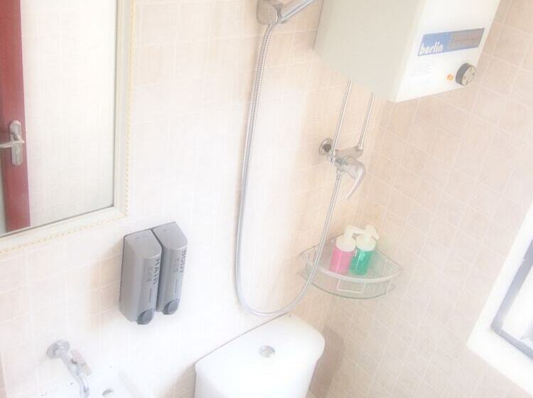 اتاق استاندارد یک نفره, Woodstock Hostel