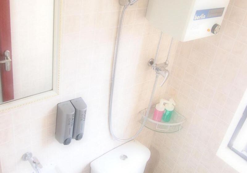 اتاق استاندارد یک نفره, Woodstock Hostel