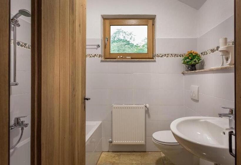 스탠다드 트리플 룸, Hanul Vatra