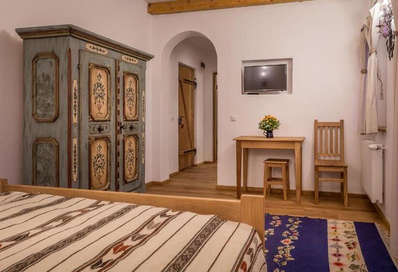 패밀리 스위트, Hanul Vatra