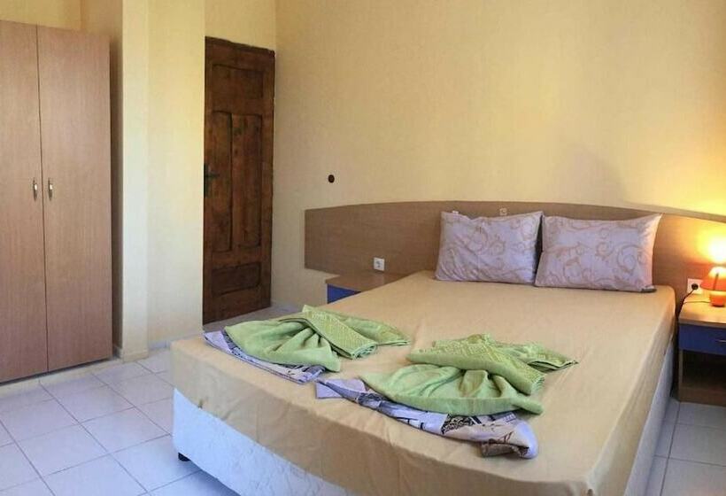 غرفة قياسية مزوَّدة بشُرفة, Paradise Chernomorets