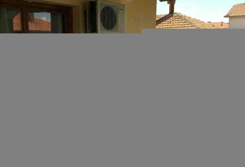 غرفة قياسية مزوَّدة بشُرفة, Paradise Chernomorets