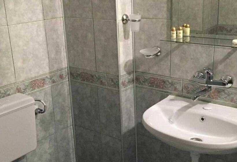 غرفة قياسية ثلاثية مزودة بشرفة, Paradise Chernomorets