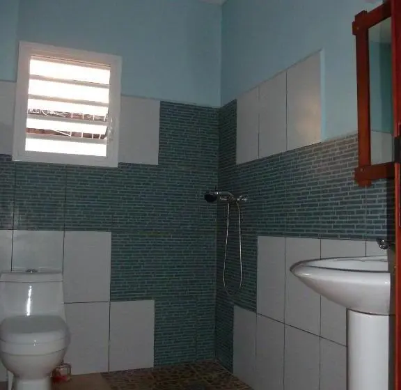 استودیو خانوادگی, Residence Kathyly