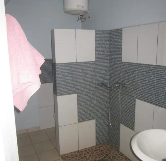 اتاق کلاسیک چهارنفره, Residence Kathyly