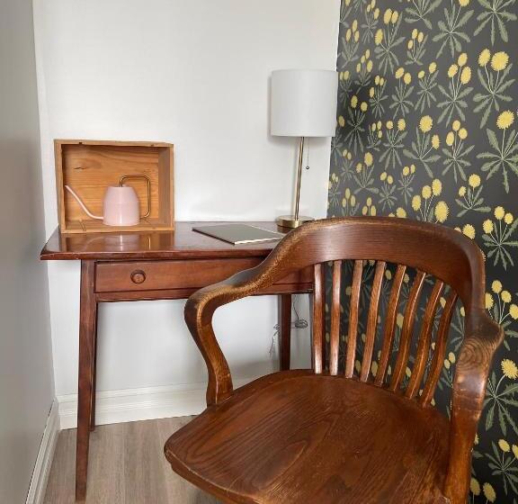 ガーデンビュースタンダードルーム, The Archie & Isidore