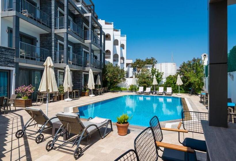 דירת חדר נוף לבריכה, M Suite