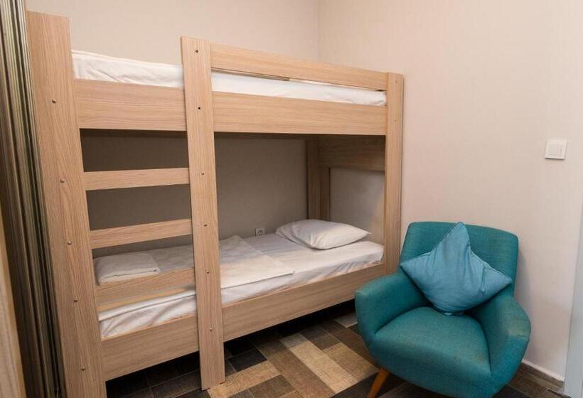 דירת חדר בקומת קרקע, M Suite