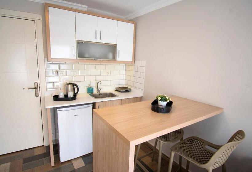 דירת חדר נוף לים, M Suite