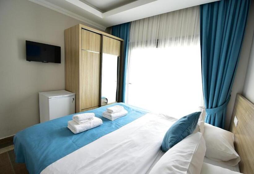 חדר סטנדרט עם מרפסת, M Suite