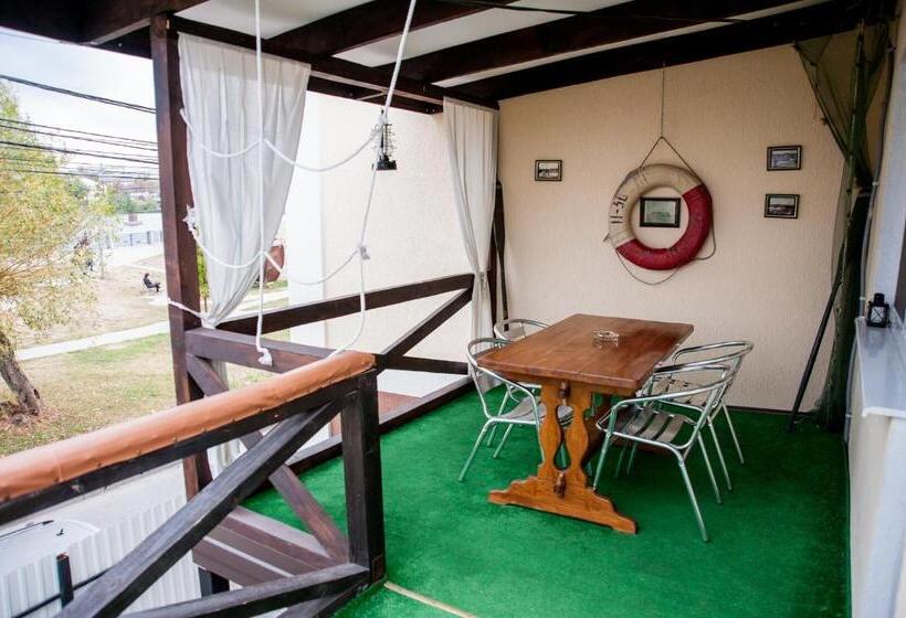 اتاق لوکس با بالکن, Guest House Shale