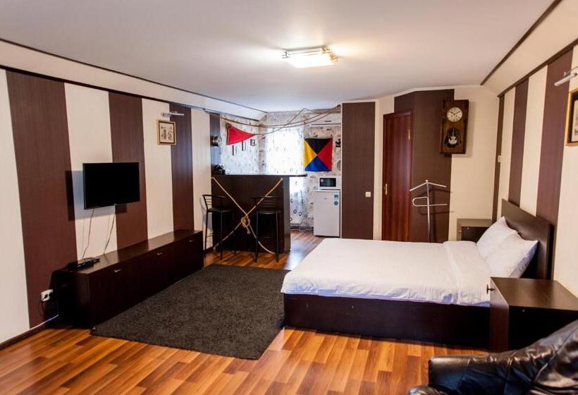 اتاق لوکس با بالکن, Guest House Shale