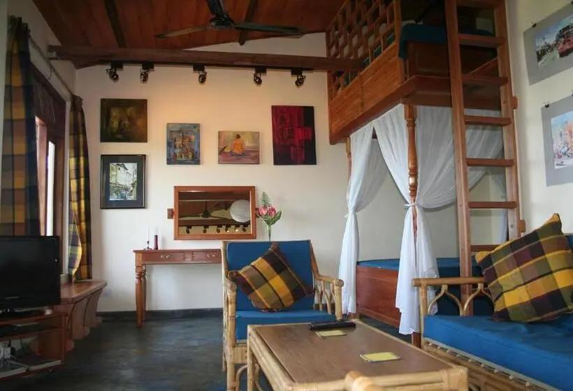 Chambre Familiale, Rangala House