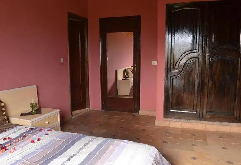 Sviitti Puutarhanäkymä, Villa Paradise