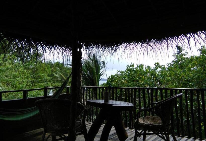 اتاق خانوادگی با چشم‌انداز دریا, Cinnabar Resort
