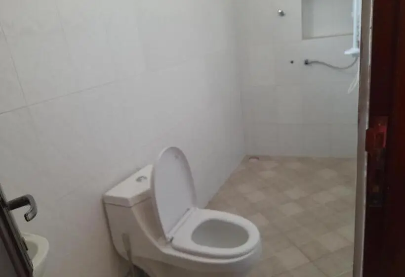 اتاق کلاسیک چهارنفره, Maasai Villa Backpackers Home