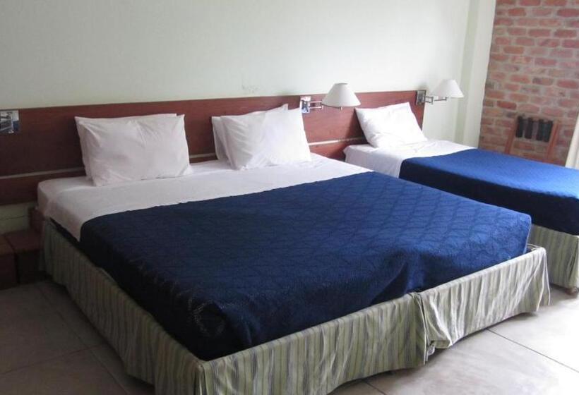 اتاق استاندارد چهار تخته, Pousada Pilar