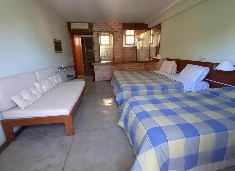 اتاق استاندارد چهار تخته, Pousada Pilar