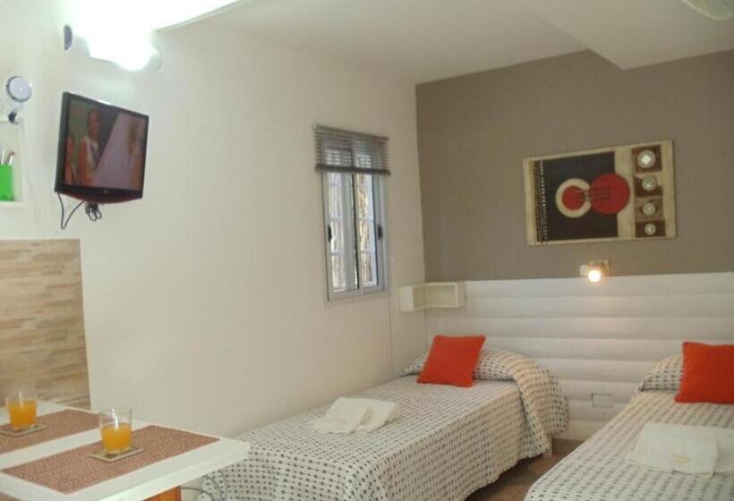 غرفة قياسية, Dandy Suites