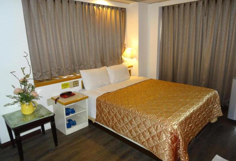 اتاق لوکس, Jia Xin